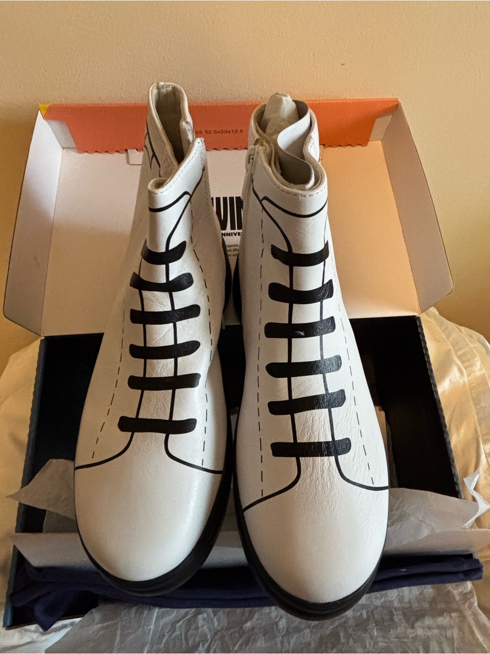 Camper White Ankle Boots with Trompe L’Oeil Graphic Print Brand New - Picture 3 of 15